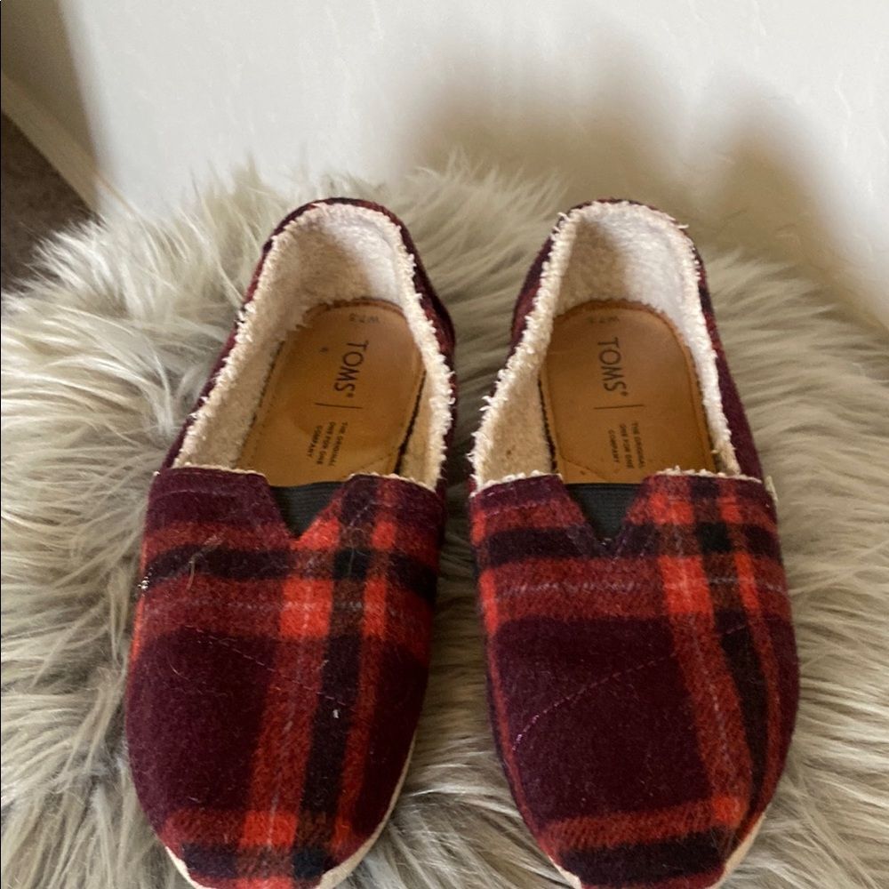 TOMS Red Plaid Slip-On Lined for Warmth Shoes Size 7 1/2